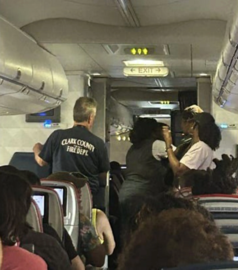 delta flight dl555 stranded passengers