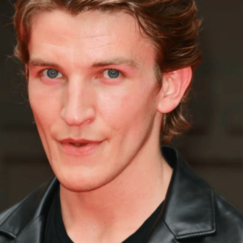 ewan mitchel