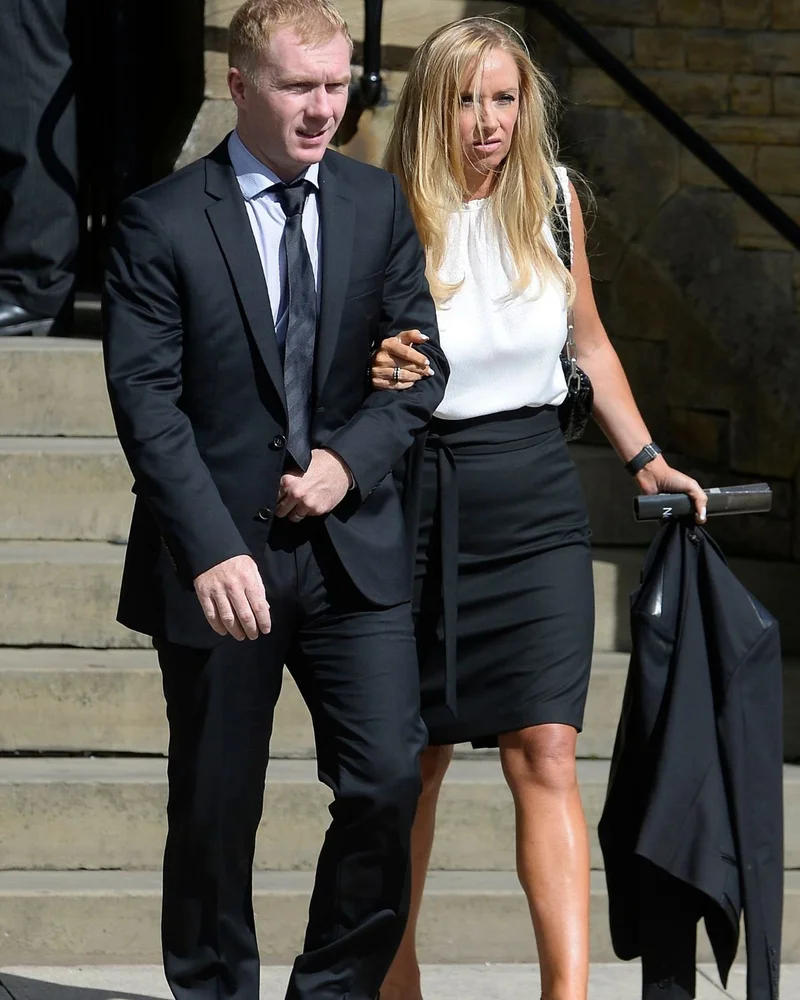 does paul scholes have a wife?