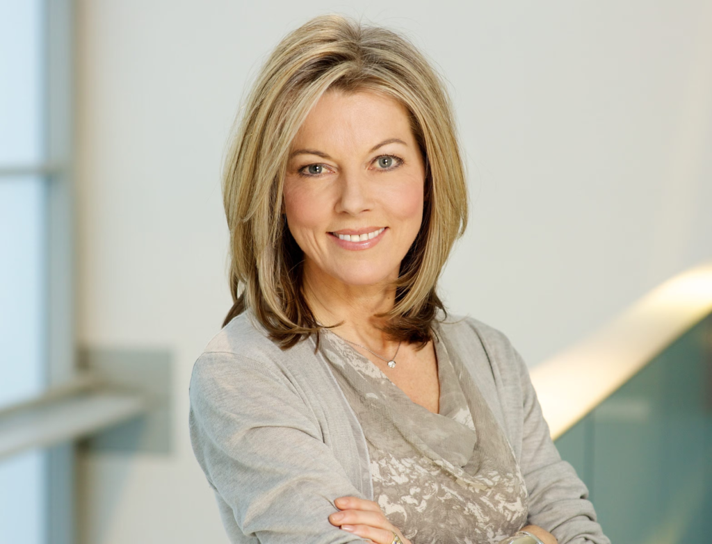 how old is mary nightingale