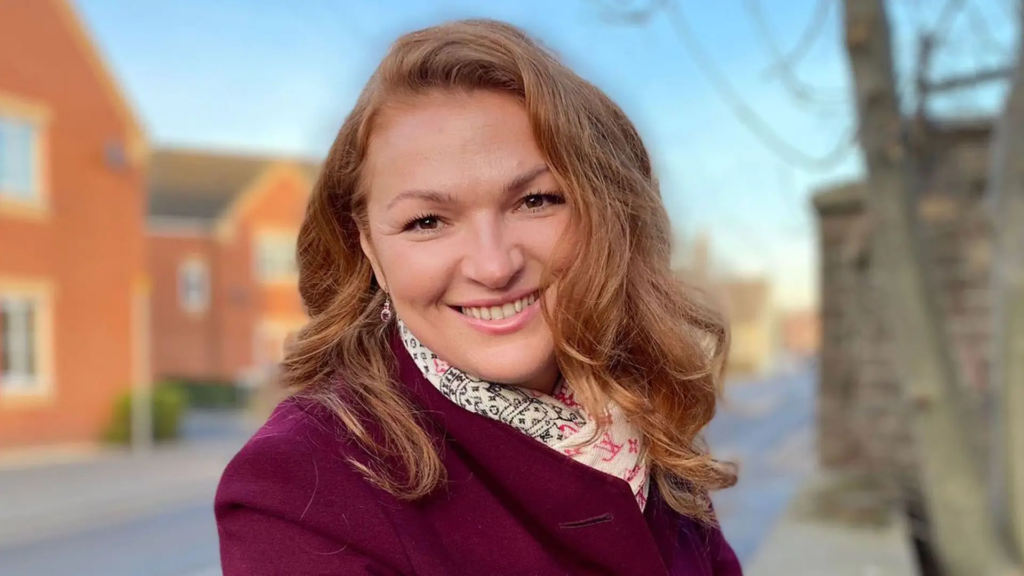 Irita Marriott: Biography, Age, Husband, Family, Career and Antiques Journey irita marriott